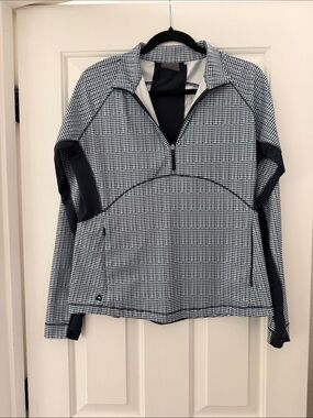 Quarter-Zip Pullover in Navy and White Houndstooth